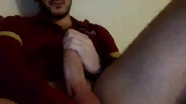 Snapshot of mainnrd chatting on 12/12/24, 02:48 mainnrd online show from 12/12/24, 02:48