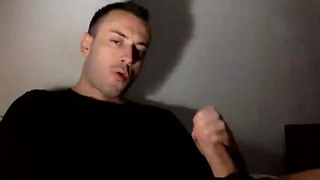 Snapshot of mainnrd chatting on 10/07/25, 10:44 mainnrd online show from 10/07/25, 10:44