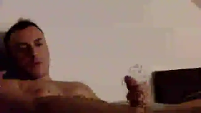 Snapshot of mainnrd chatting on 10/27/25, 11:27 mainnrd online show from 10/27/25, 11:27