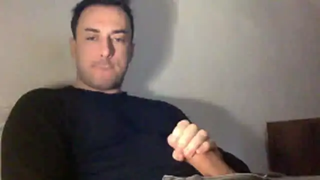 Snapshot of mainnrd chatting on 12/14/25, 01:06 mainnrd online show from 12/14/25, 01:06