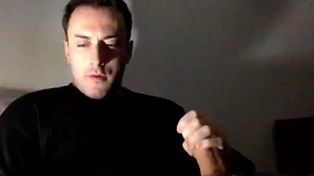 Snapshot of mainnrd chatting on 12/13/25, 10:49 mainnrd online show from 12/13/25, 10:49