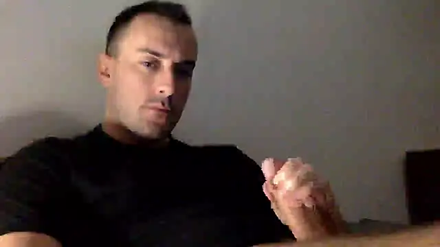 Snapshot of mainnrd chatting on 10/04/25, 04:14 mainnrd online show from 10/04/25, 04:14