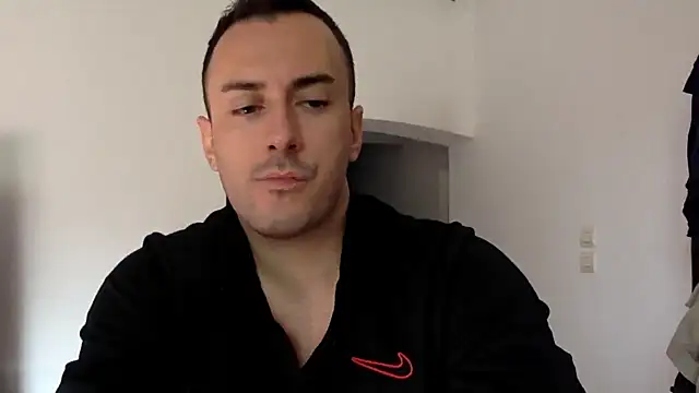 Snapshot of mainnrd chatting on 10/08/25, 10:50 mainnrd online show from 10/08/25, 10:50