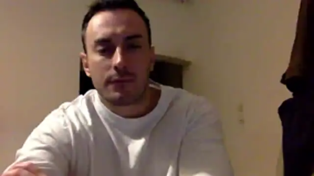 Snapshot of mainnrd chatting on 11/25/25, 10:10 mainnrd online show from 11/25/25, 10:10