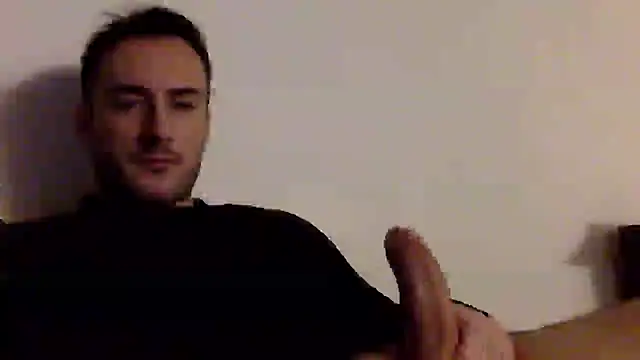 Snapshot of mainnrd chatting on 01/23/25, 08:24 mainnrd online show from 01/23/25, 08:24