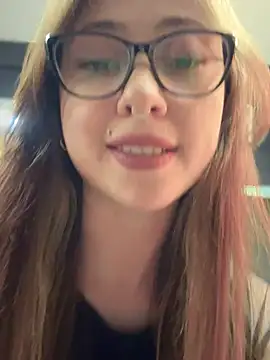 Snapshot of Sofii_gold chatting on 01/28/25, 03:04 Sofii gold online show from 01/28/25, 03:04