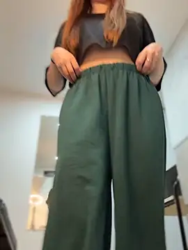 Snapshot of Sofii_gold chatting on 12/21/25, 02:24 Sofii gold online show from 12/21/25, 02:24