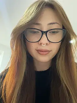 Snapshot of Sofii_gold chatting on 02/10/25, 12:19 Sofii gold online show from 02/10/25, 12:19