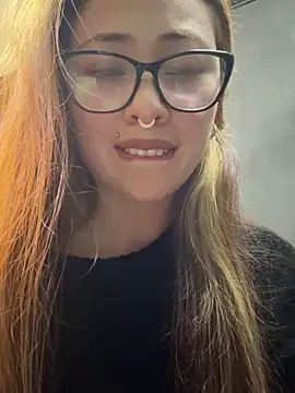 Snapshot of Sofii_gold chatting on 02/23/25, 01:02 Sofii gold online show from 02/23/25, 01:02