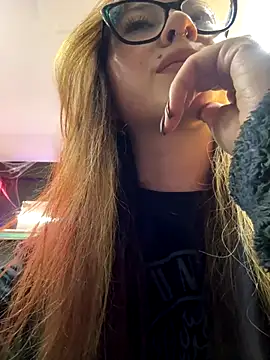 Snapshot of Sofii_gold chatting on 10/18/25, 02:24 Sofii gold online show from 10/18/25, 02:24