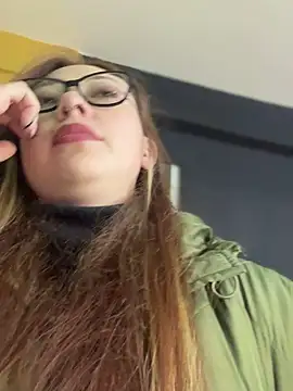 Snapshot of Sofii_gold chatting on 03/12/25, 12:31 Sofii gold online show from 03/12/25, 12:31