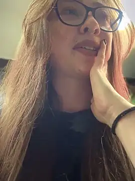 Snapshot of Sofii_gold chatting on 03/01/25, 10:53 Sofii gold online show from 03/01/25, 10:53