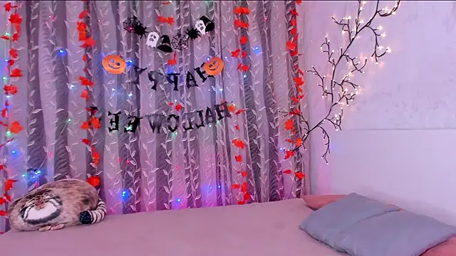 space cowgirl online show from 11/08/25, 06:55