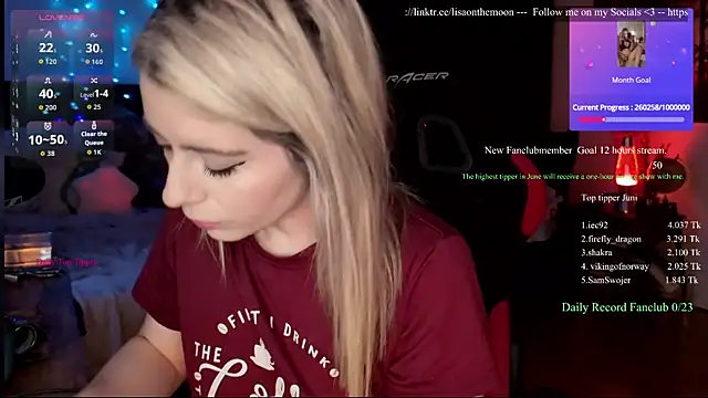 Snapshot of Lisaonthemoon chatting on 06/14/26, 03:02 Lisaonthemoon online show from 06/14/26, 03:02