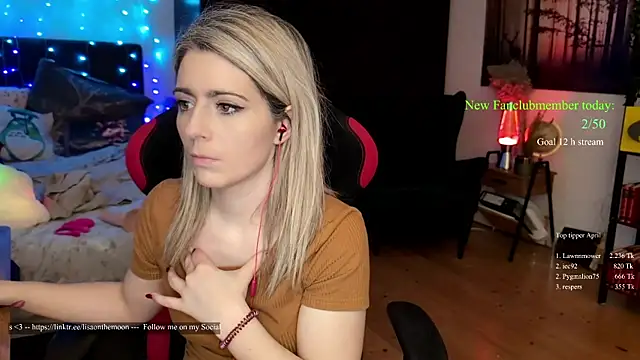 Lisaonthemoon online show from 04/11/26, 01:37