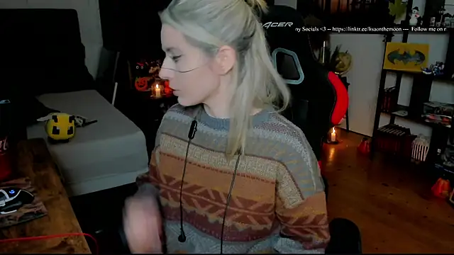 Lisaonthemoon online show from 11/27/25, 08:20