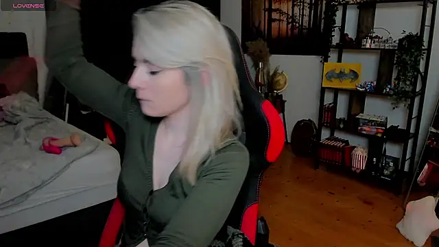 Lisaonthemoon online show from 03/11/26, 05:40