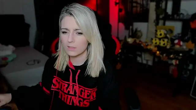 Lisaonthemoon online show from 09/25/25, 05:52