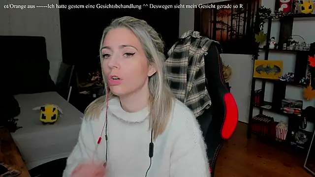 Lisaonthemoon online show from 11/29/25, 02:39