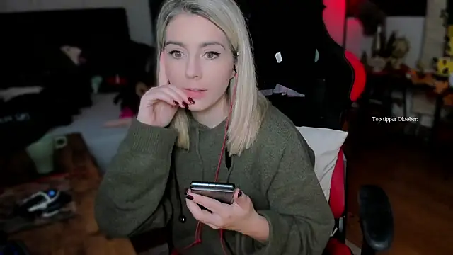 Lisaonthemoon online show from 10/04/25, 02:07