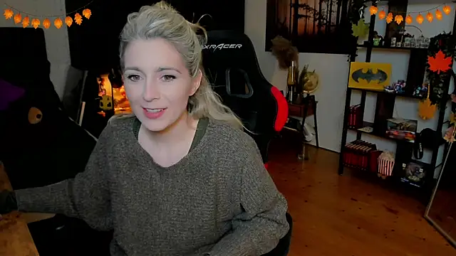 Lisaonthemoon online show from 10/29/25, 08:41