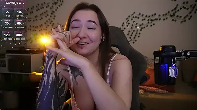 Megan  Hart online show from 11/07/25, 12:26