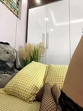 Linh diudang online show from 10/18/25, 02:35