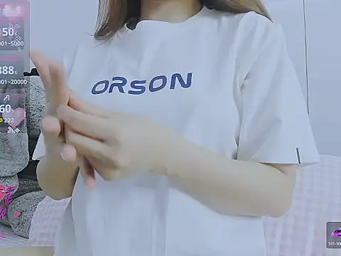 Linh diudang online show from 10/20/25, 02:46