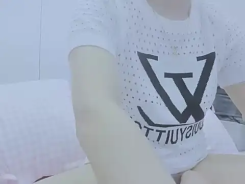 Linh diudang online show from 09/10/25, 01:15