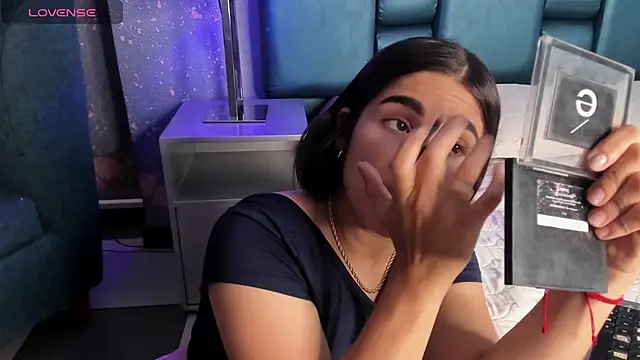 bellaa becca online show from 11/23/25, 06:40