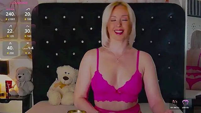 OliviaShaw23 online show from 04/04/26, 08:26