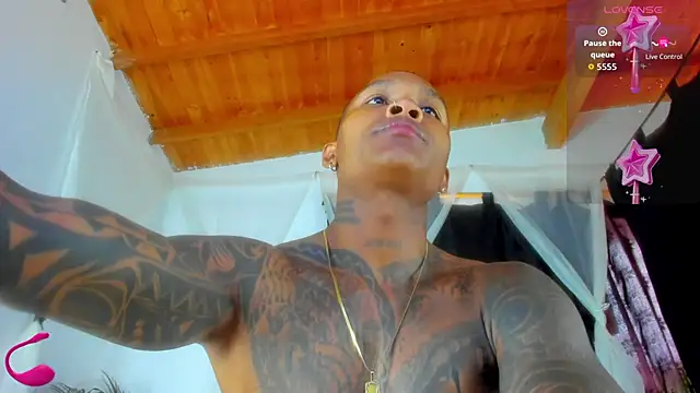 esteveen ortegas  online show from 11/10/25, 01:38