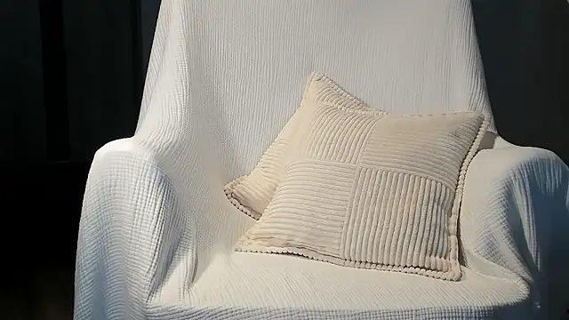 Lily 0000 online show from 06/10/26, 12:01