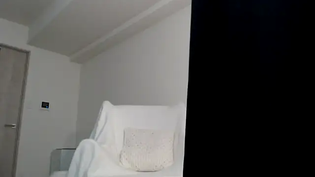 Lily 0000 online show from 12/12/24, 02:00