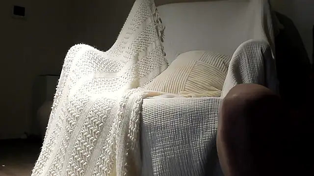 Lily 0000 online show from 11/28/25, 06:08