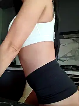 AmyAzureee online show from 10/21/25, 01:54