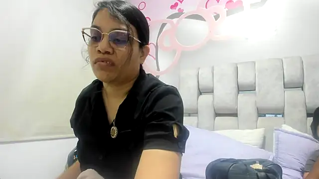 KEYRA-MILLER- online show from 05/15/26, 01:36