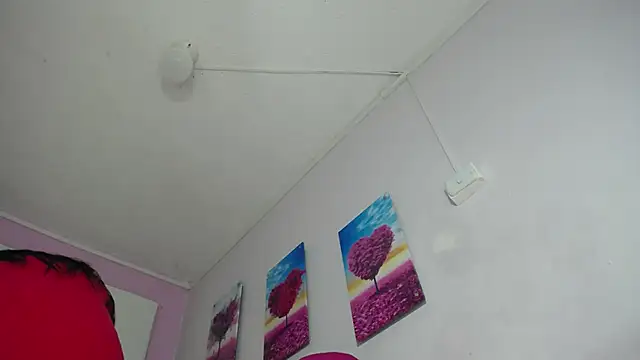 Snapshot of KEYRA-MILLER- chatting on 09/20/25, 01:54 KEYRA-MILLER- online show from 09/20/25, 01:54