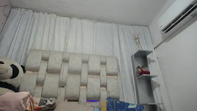 Snapshot of KEYRA-MILLER- chatting on 02/16/26, 01:48 KEYRA-MILLER- online show from 02/16/26, 01:48