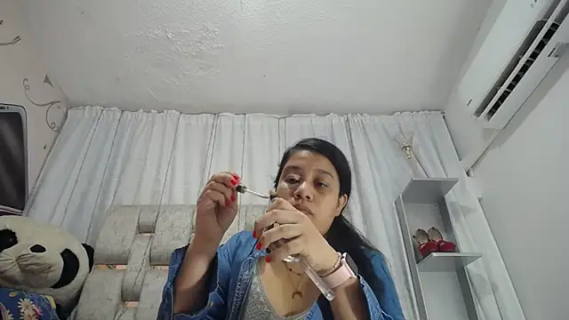 Snapshot of KEYRA-MILLER- chatting on 02/17/26, 02:20 KEYRA-MILLER- online show from 02/17/26, 02:20