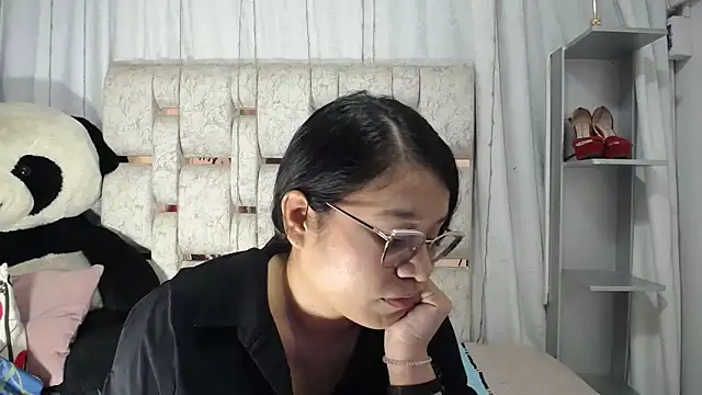 Snapshot of KEYRA-MILLER- chatting on 02/28/26, 02:11 KEYRA-MILLER- online show from 02/28/26, 02:11