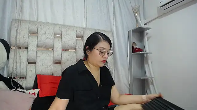 KEYRA-MILLER- online show from 03/28/26, 01:50