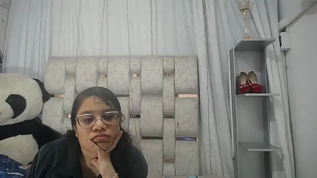 Snapshot of KEYRA-MILLER- chatting on 02/27/26, 02:23 KEYRA-MILLER- online show from 02/27/26, 02:23