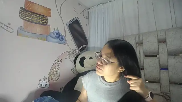 Snapshot of KEYRA-MILLER- chatting on 02/03/26, 02:21 KEYRA-MILLER- online show from 02/03/26, 02:21