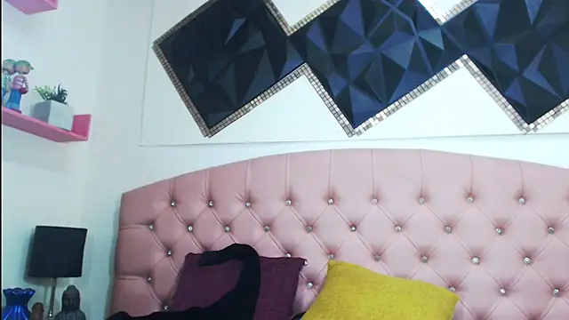 andrea safeira doll online show from 11/07/25, 11:30