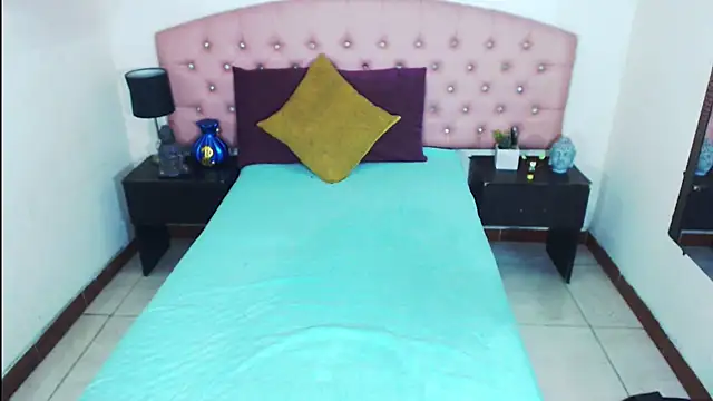 andrea safeira doll online show from 01/09/26, 10:28