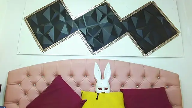 andrea safeira doll online show from 02/06/26, 12:39