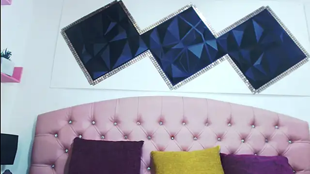 andrea safeira doll online show from 11/18/25, 05:05