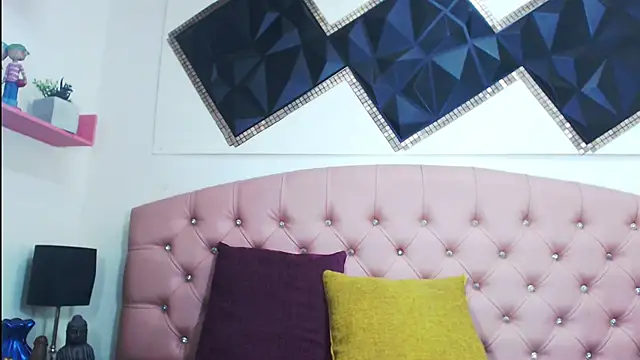 andrea safeira doll online show from 11/11/25, 10:58