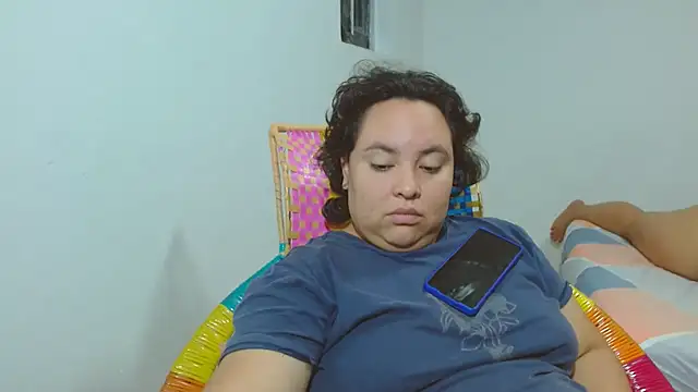 Snapshot of big_small_h0rny_ chatting on 11/23/25, 01:37 big small h0rny online show from 11/23/25, 01:37